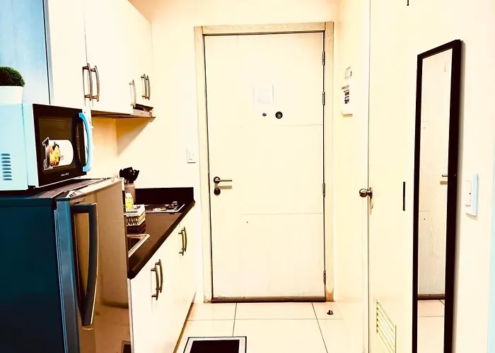 شقة High Rise Haven In Makati With Balcony And View مانيلا