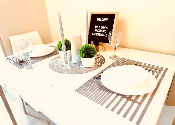 شقة High Rise Haven In Makati With Balcony And View *