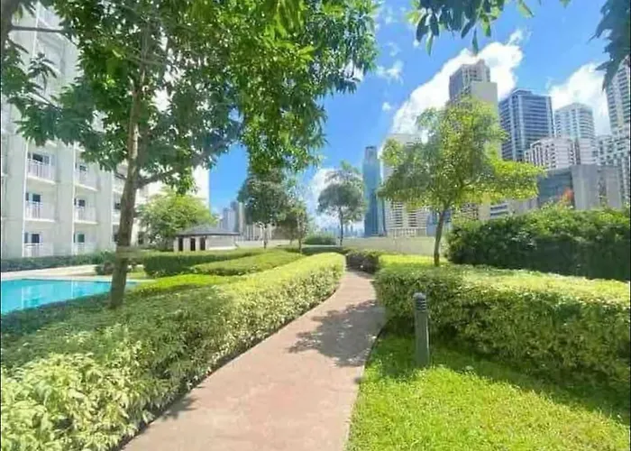 شقة High Rise Haven In Makati With Balcony And View مانيلا