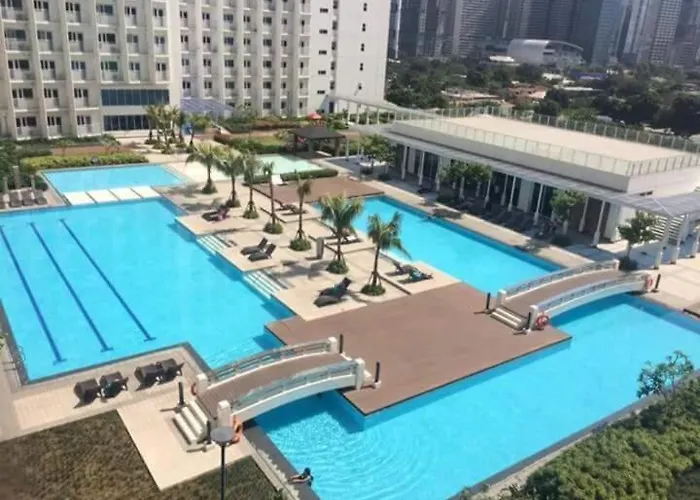 High Rise Haven In Makati With Balcony And View * مانيلا