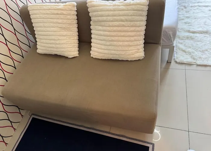 High Rise Haven In Makati With Balcony And View شقة *