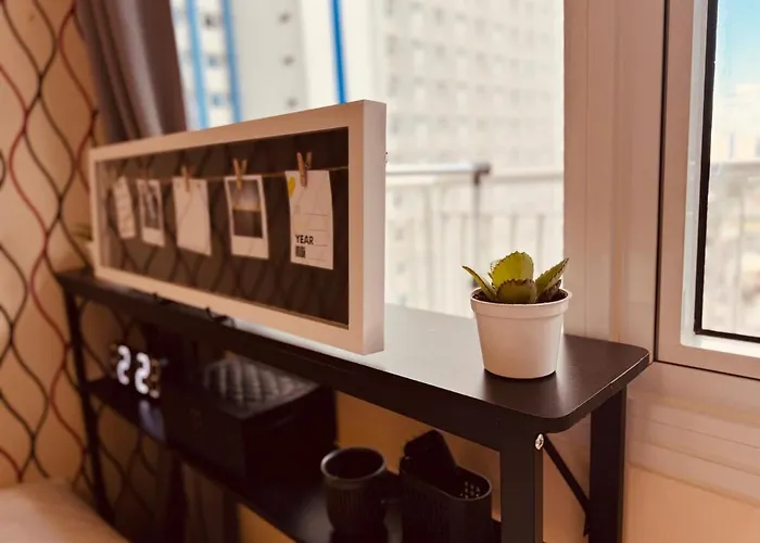 شقة High Rise Haven In Makati With Balcony And View