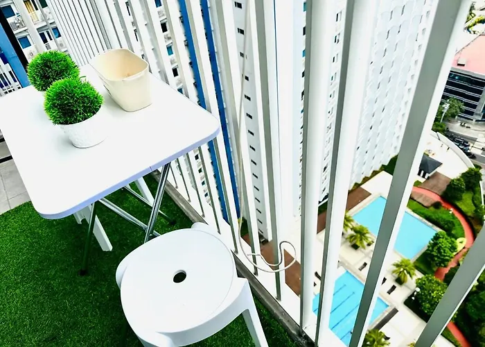 High Rise Haven In Makati With Balcony And View شقة *