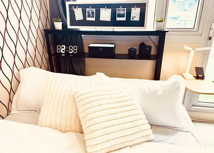 High Rise Haven In Makati With Balcony And View شقة