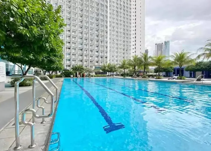 شقة High Rise Haven In Makati With Balcony And View مانيلا